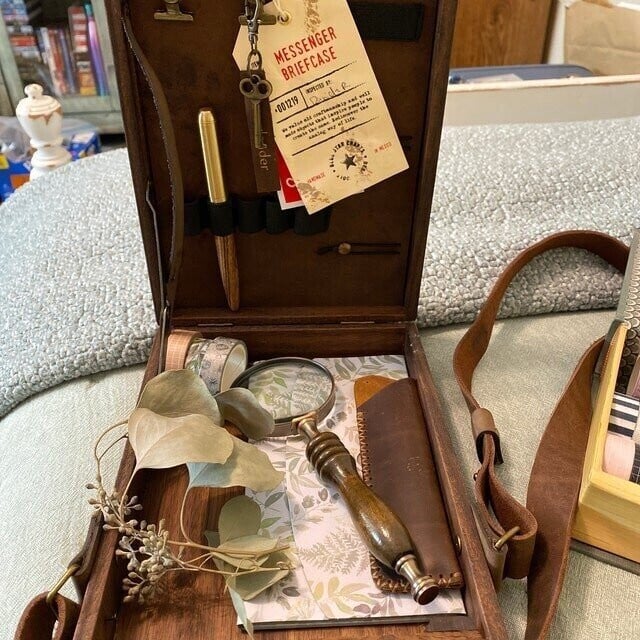 🎁Writers Messenger Wood Box A5